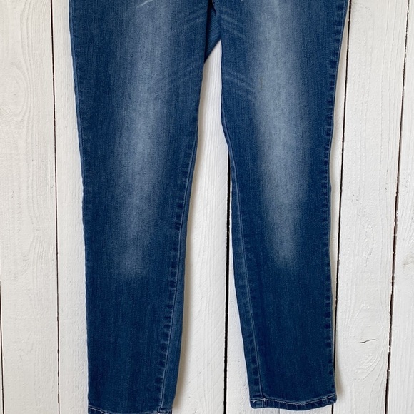 Almost Famous Jeans - Picture 3 of 8